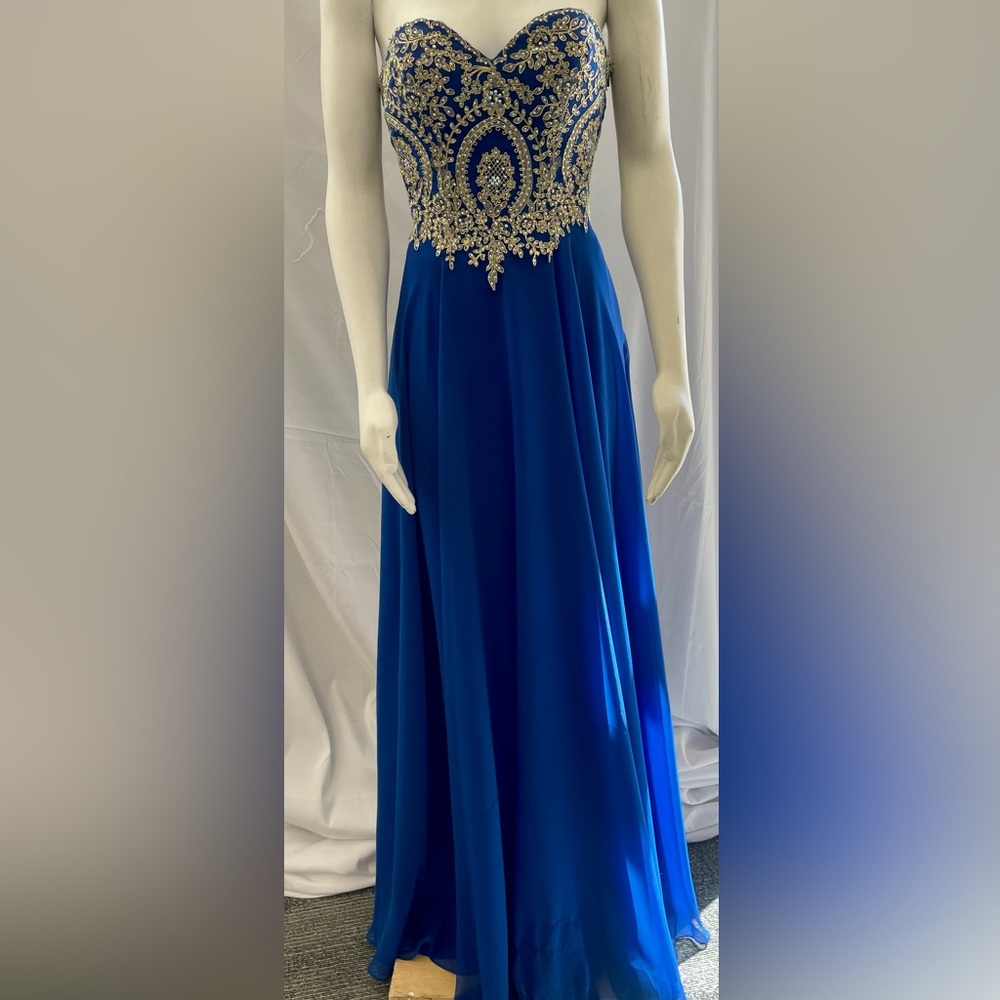 Stunning formal dress by Clarisse
